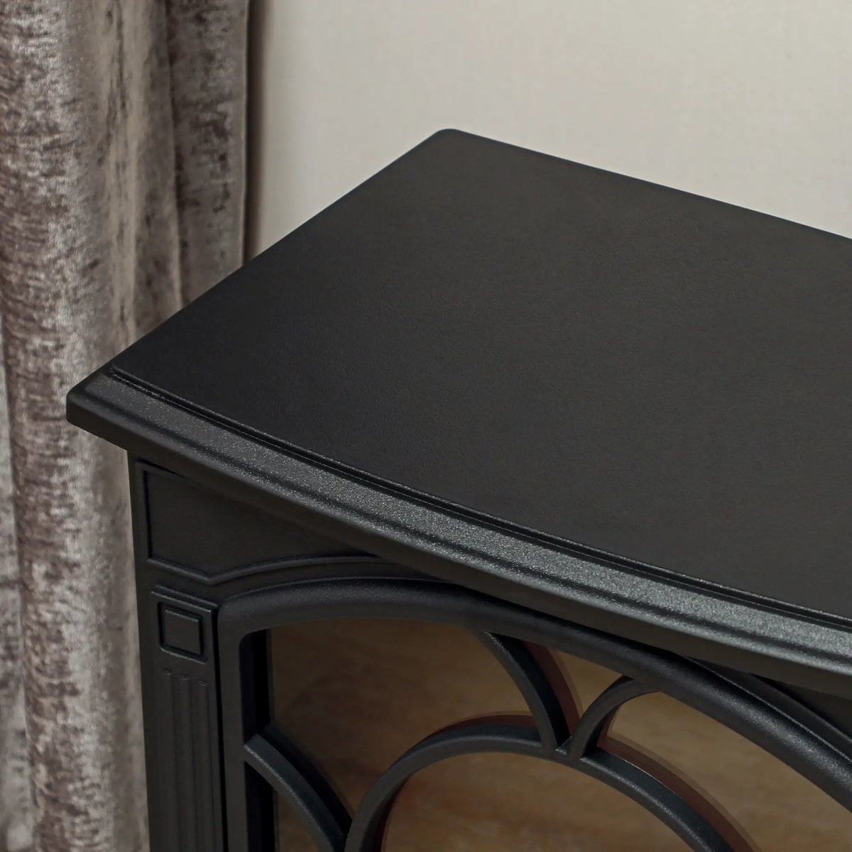 HOMCOM fireplace heater showing flame effects with and without heat.